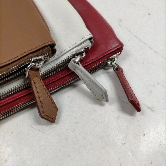 Fendi Cosmetic Pouch Red Leather 308-082325 - Picture 10 of 16